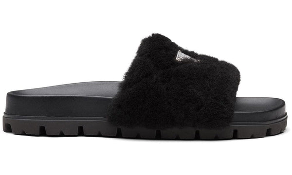 Prada shearling slides – Accessorio premium elegante