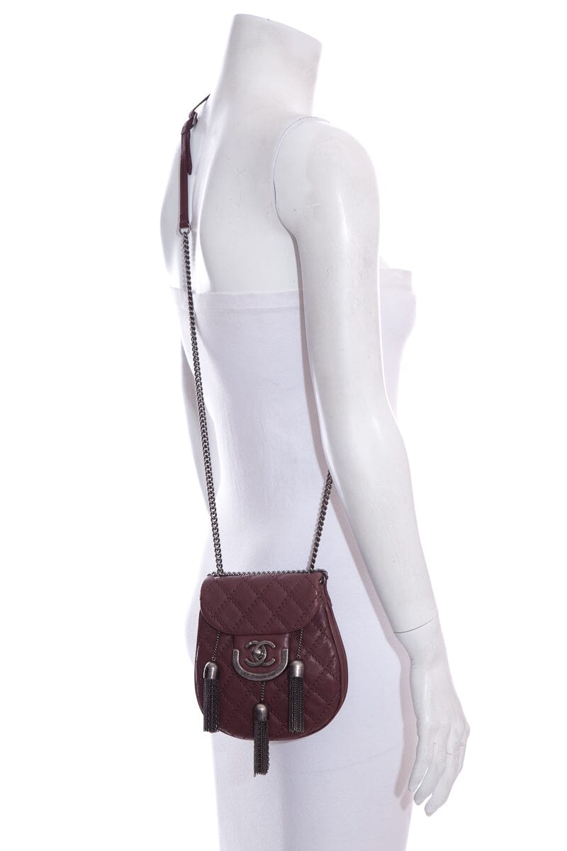 Chanel 2013 Paris-Edinburgh "Coco Sporran" Burgundy Quilted Lambskin Mini – Accessorio premium elegante