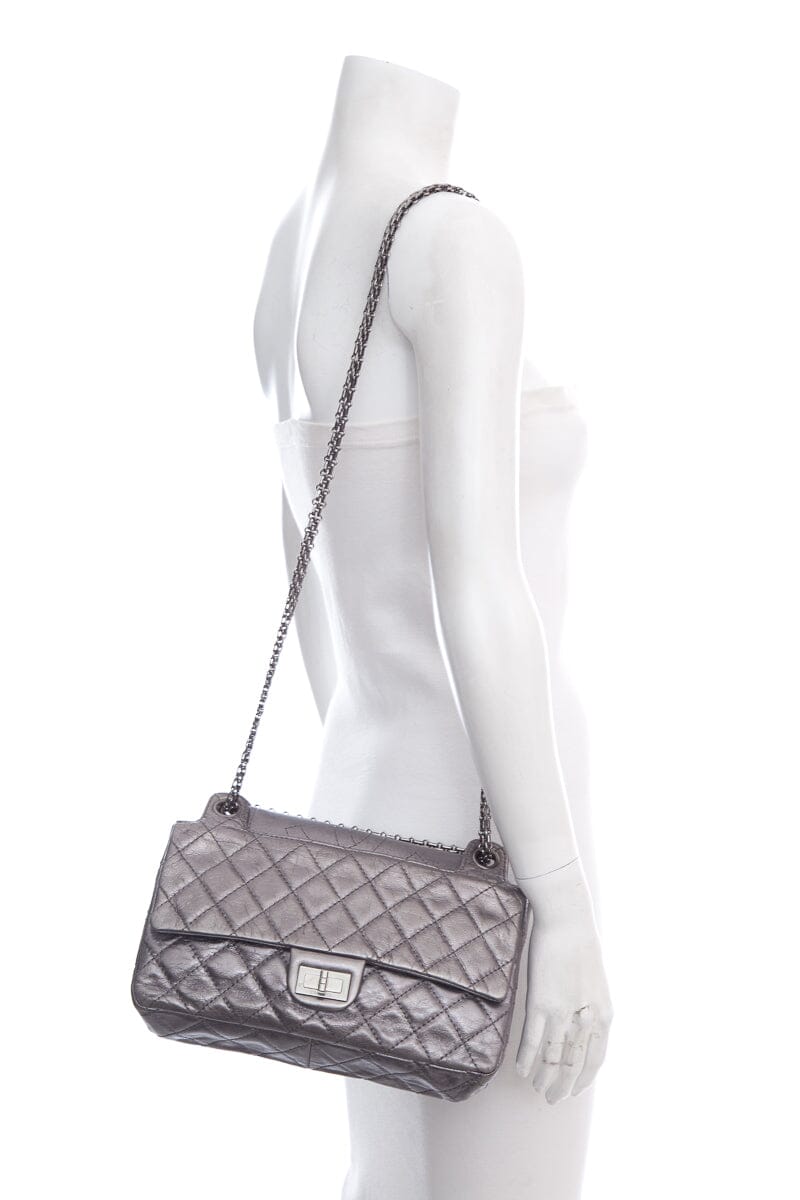 Chanel 2008 Silver Reissue Accordian Handbag – Accessorio premium elegante