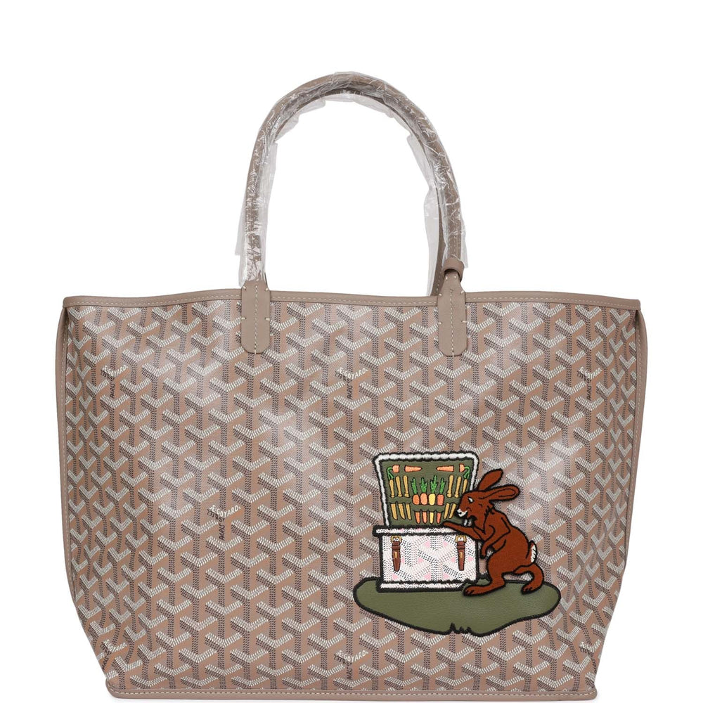Goyard Goyardine Greige Anjou PM Embroidered Bunny Khaki Bag Palladium Hardware – Accessorio premium elegante
