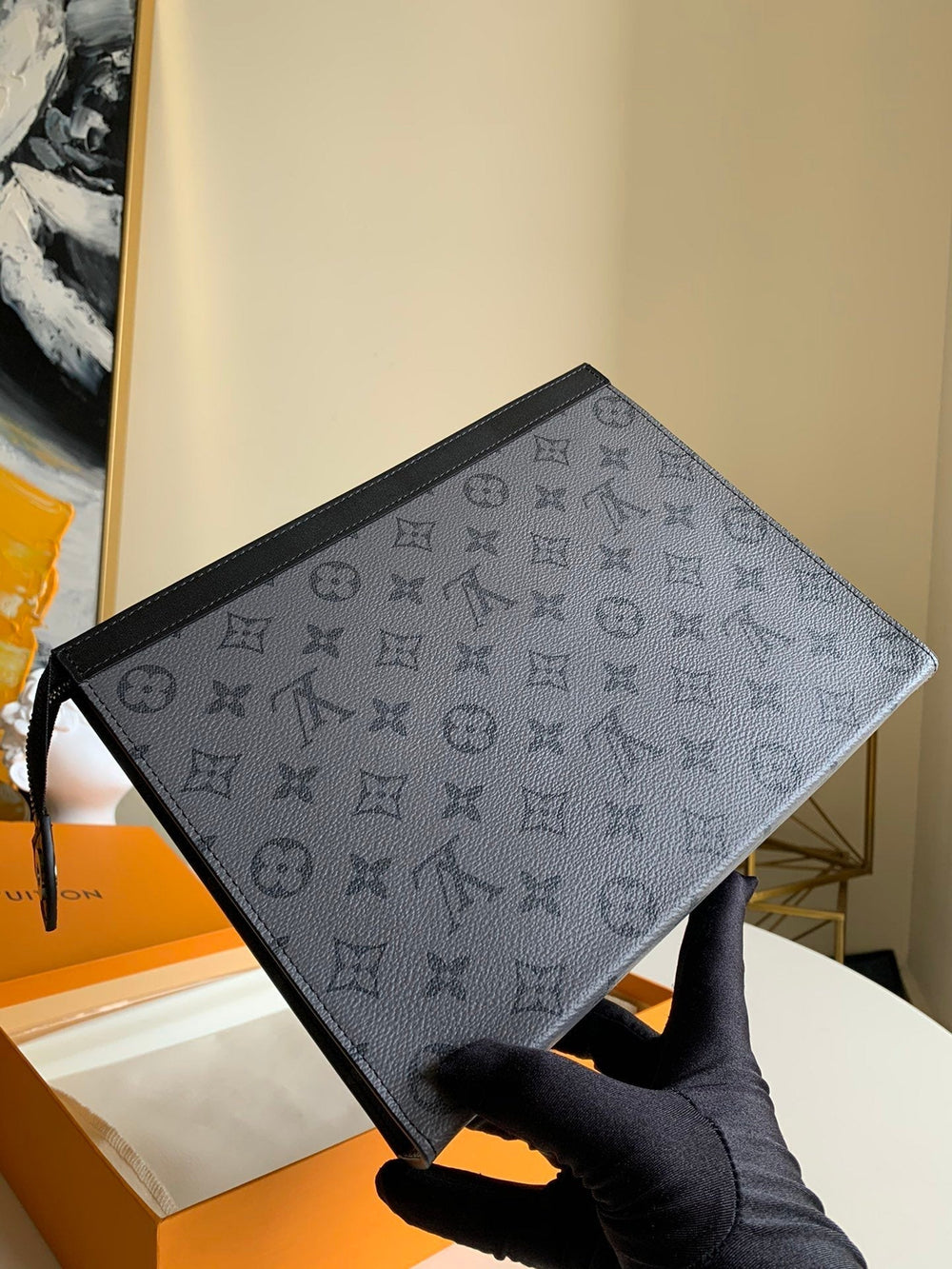 LV POCHETTE VOYAGE MM – Accessorio premium elegante