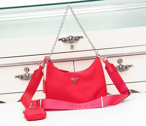 PRADA RE-EDITION 2005 IN RE-NYLON RED – Accessorio premium elegante