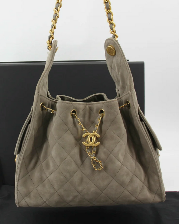 Hobo suede grey – Accessorio premium elegante