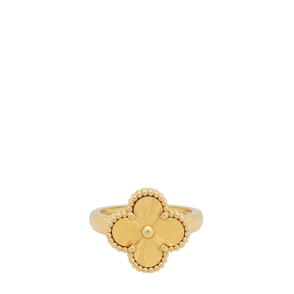 Van Cleef & Arpels 18K Yellow Gold Vintage Alhambra Ring 53 – Accessorio premium elegante
