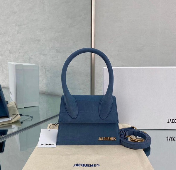 LE CHIQUITO MOYEN BY JACQUEMUS – Accessorio premium elegante