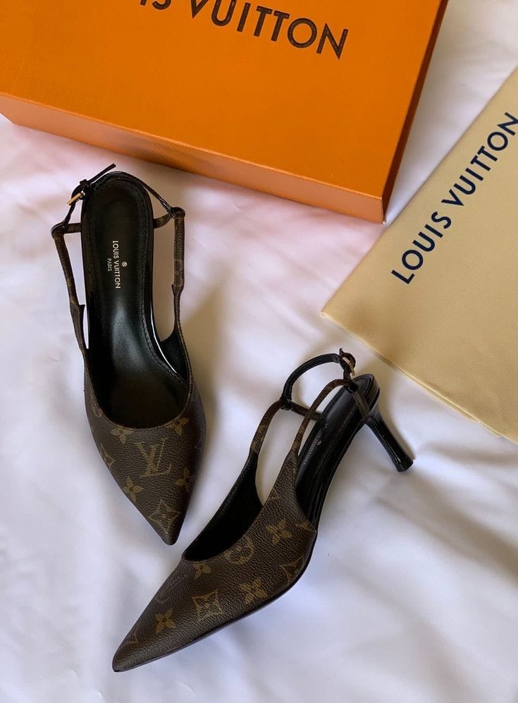 Décolleté aperta sul retro Chérie – Accessorio premium elegante