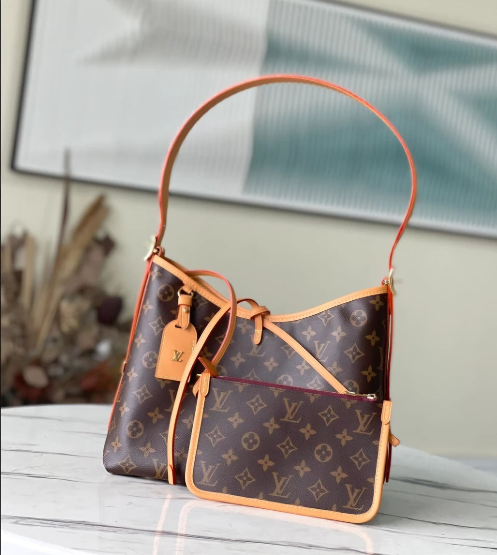 LV CarryAll – Accessorio premium elegante