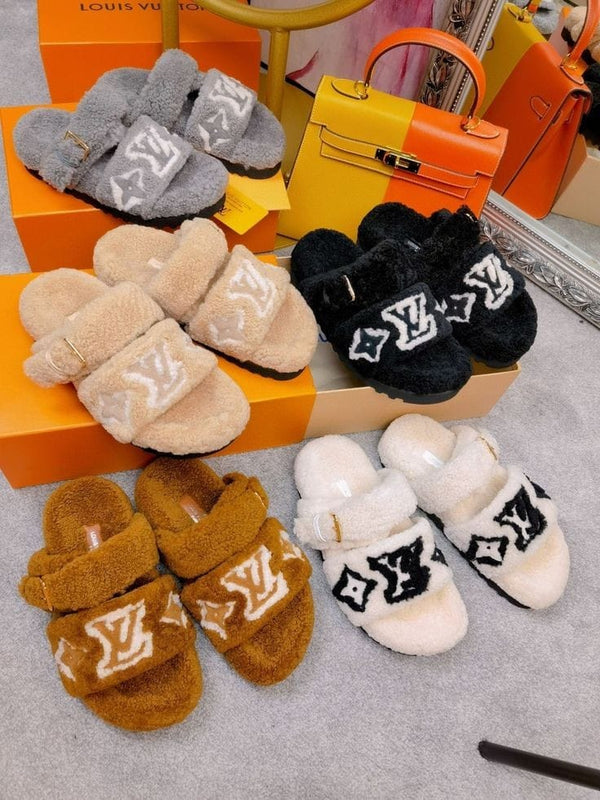 LV Pantofole β Accessorio premium elegante