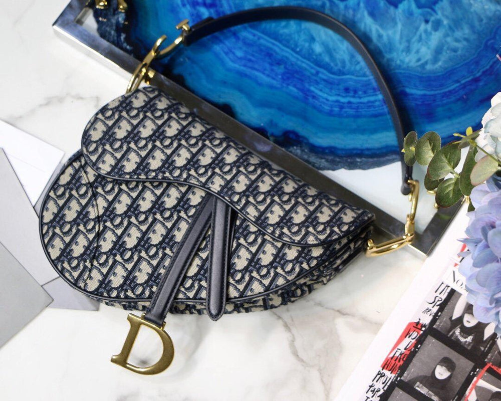 DIOR SADDLE – Accessorio premium elegante