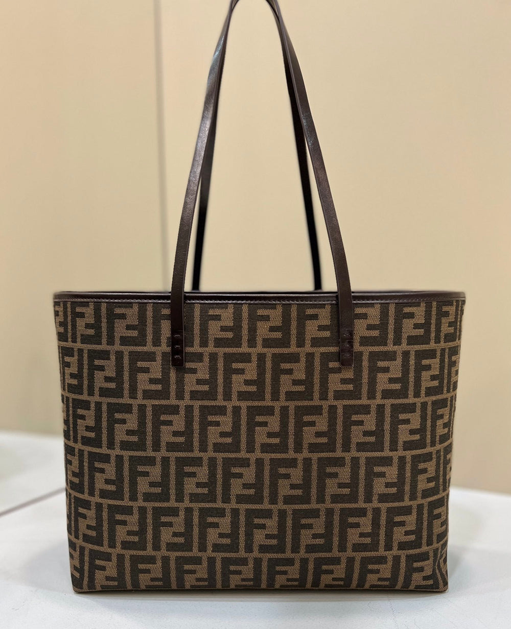 FENDI TOTE HANDBAG – Accessorio premium elegante