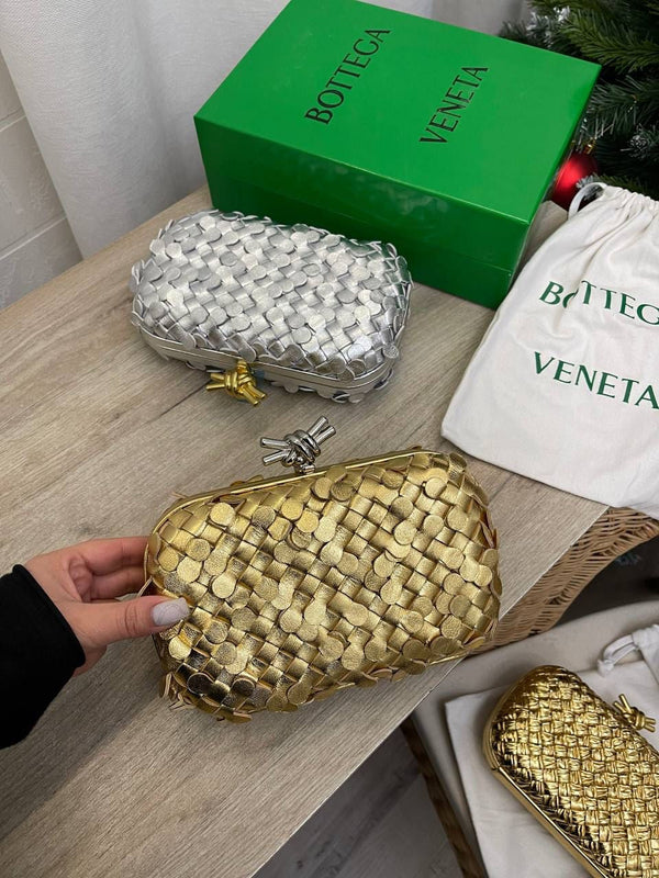 BOTTEGA VENETA (2 Color) – Accessorio premium elegante