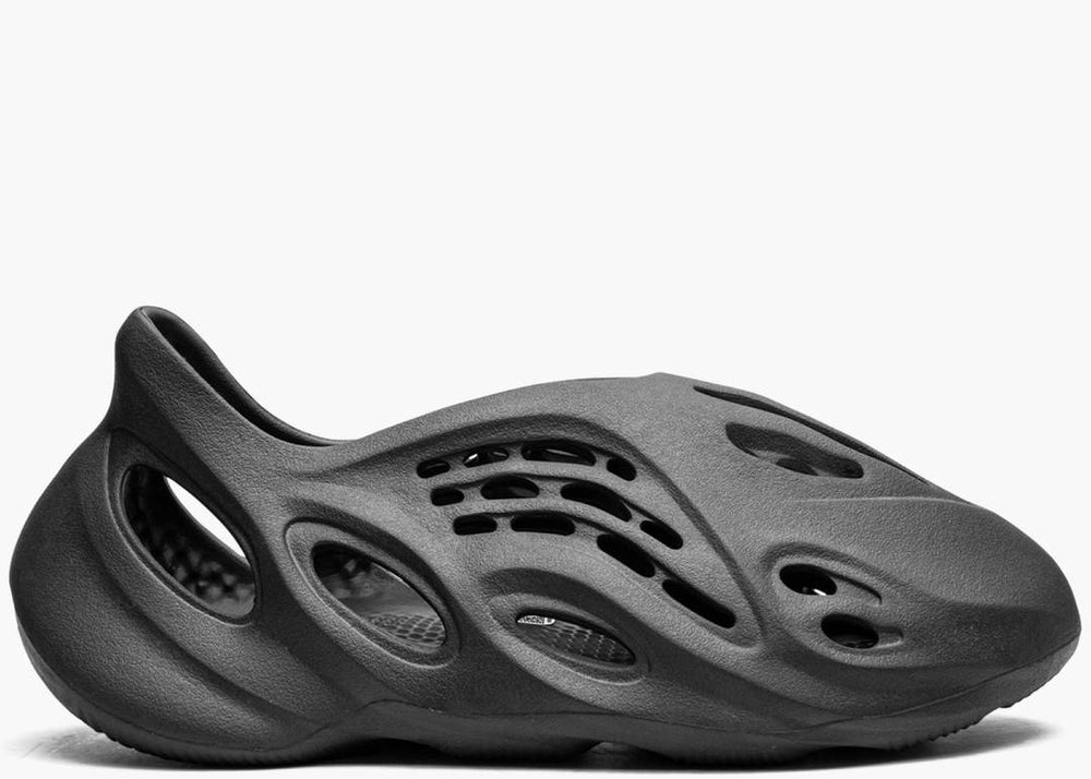 Yeezy Foam RNR Onyx – Accessorio premium elegante
