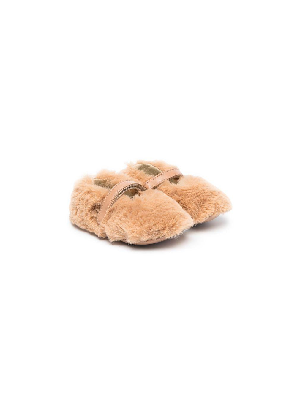 Ballerine per neonata Montelpare Tradition beige in finta pelliccia con chiusura a strappo – Accessorio premium elegante