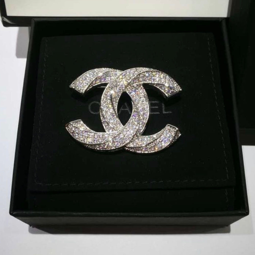 Broche Chanel – Accessorio premium elegante