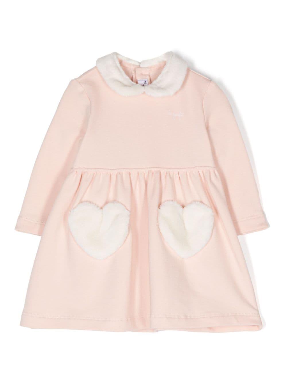 Abito rosa per neonata con applicazione in pelliccia sul davanti Il Gufo – Accessorio premium elegante