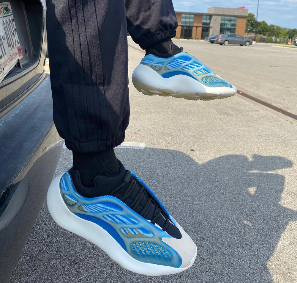 Yeezy 700 V3 – Accessorio premium elegante