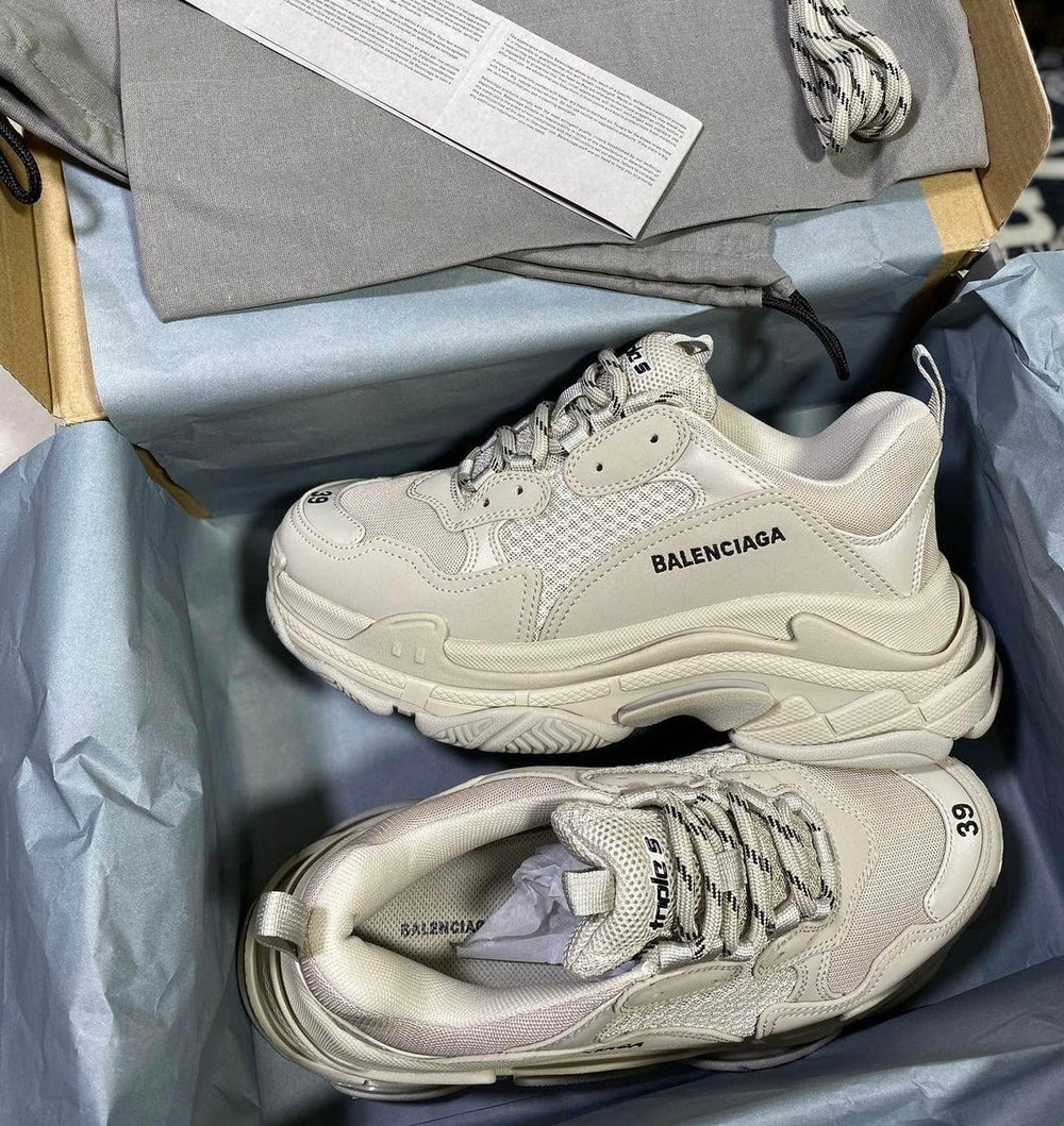 Balenciaga Triple S – Accessorio premium elegante