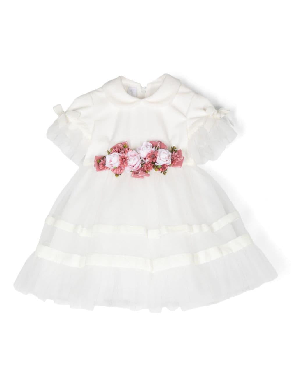 Abito per neonata Colorichiari bianco con applicazione a fiori – Accessorio premium elegante
