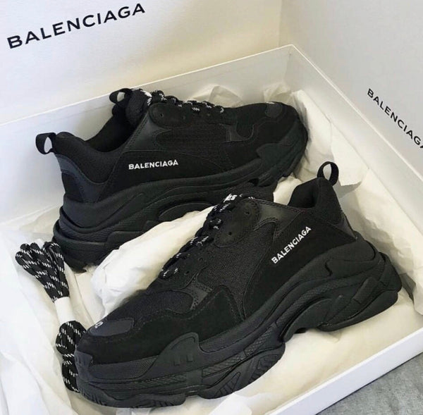 Balenciaga Triple S – Accessorio premium elegante