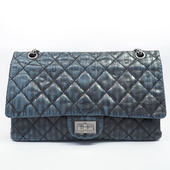 Chanel 2.55 Reissue Shoulder Bag Striped Navy Black Quilted – Accessorio premium elegante