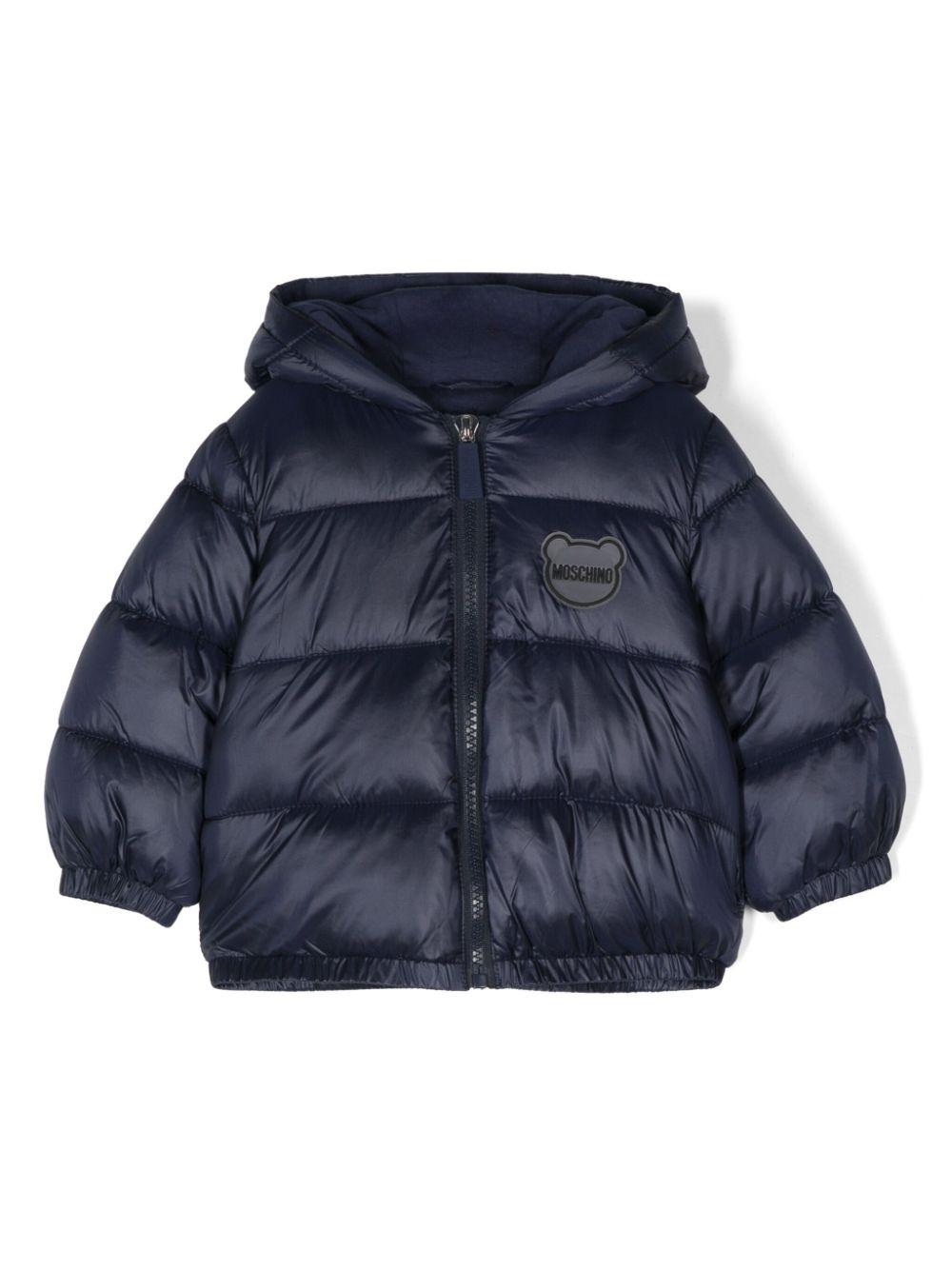 Giubbotto imbottito per neonati Moschino Kids blu con applicazione logo – Accessorio premium elegante