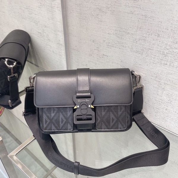 Sacoche Dior β Accessorio premium elegante
