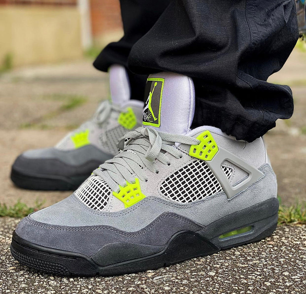 Air Jordan 4 – Accessorio premium elegante