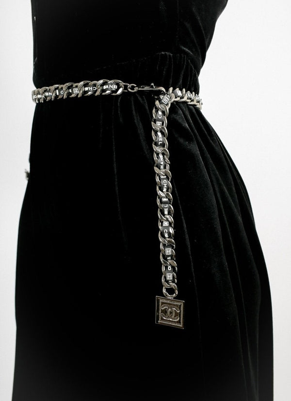 Chanel "Ecriture" chain belt - 2010s – Accessorio premium elegante