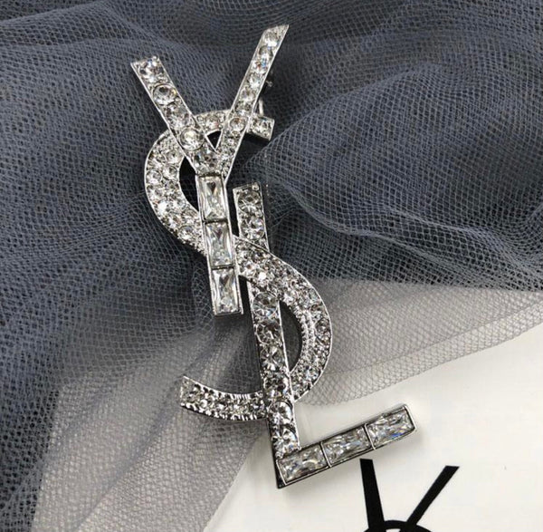 Broche Yves Saint Laurent – Accessorio premium elegante