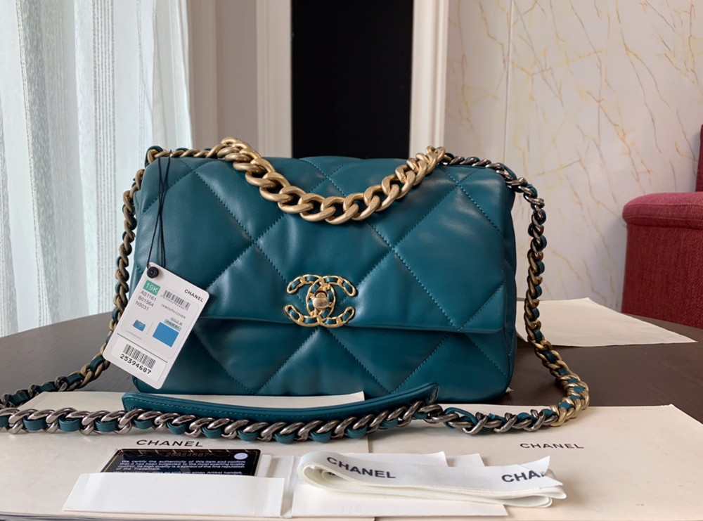 CHANEL BORSA CLASSICA – Accessorio premium elegante