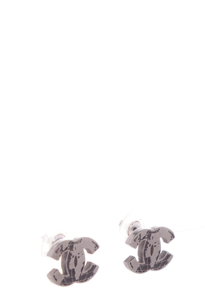 Chanel '13 CC Globe Gunmetal Earrings – Accessorio premium elegante