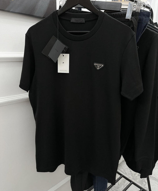 T shirt Prada – Accessorio premium elegante