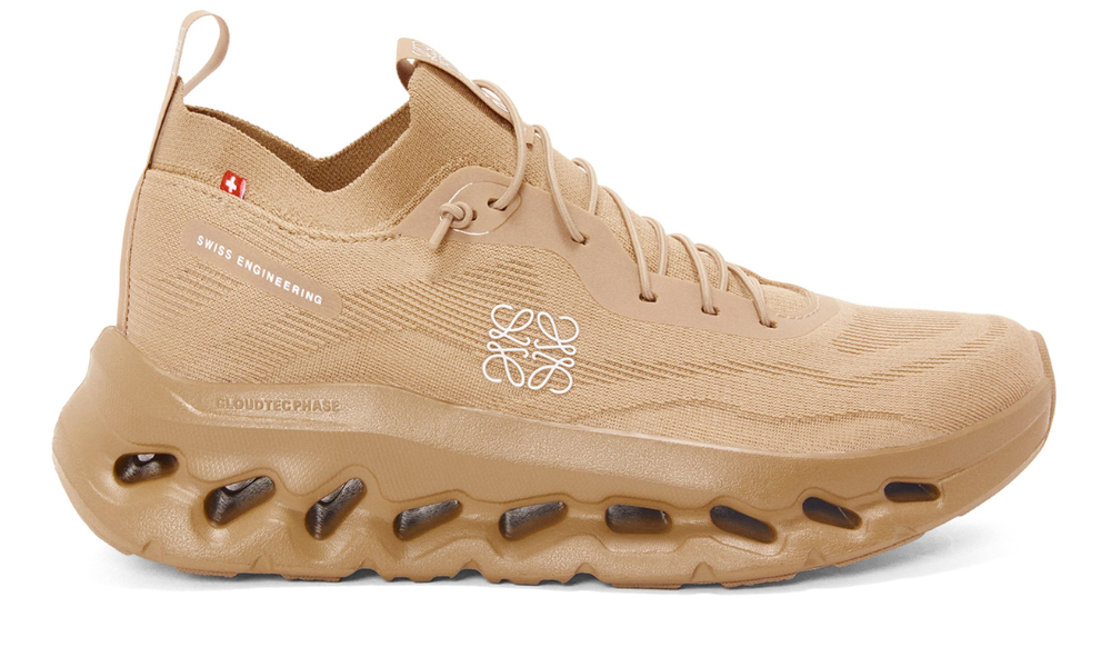 Loewe x On Cloudtilt 'Dark Sand' – Accessorio premium elegante