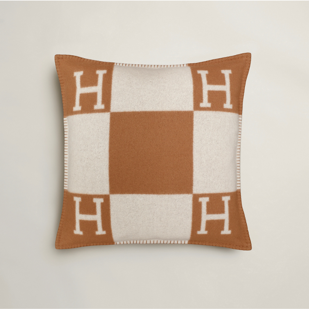 CUSCINO ORION MARRONE – Accessorio premium elegante