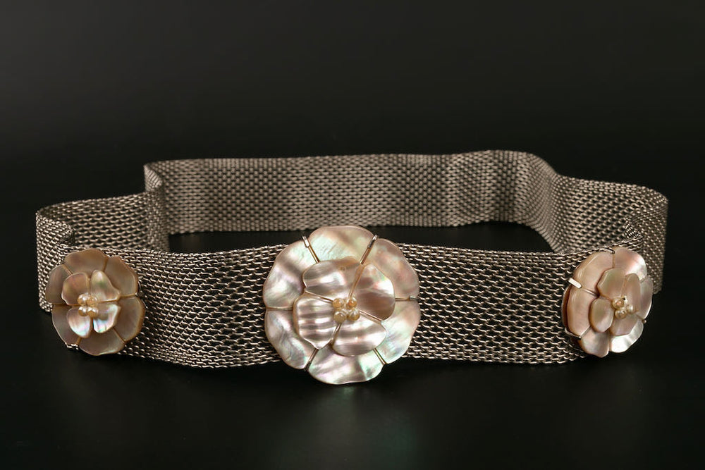 Ceinture camélias Chanel Automne 1998 – Accessorio premium elegante