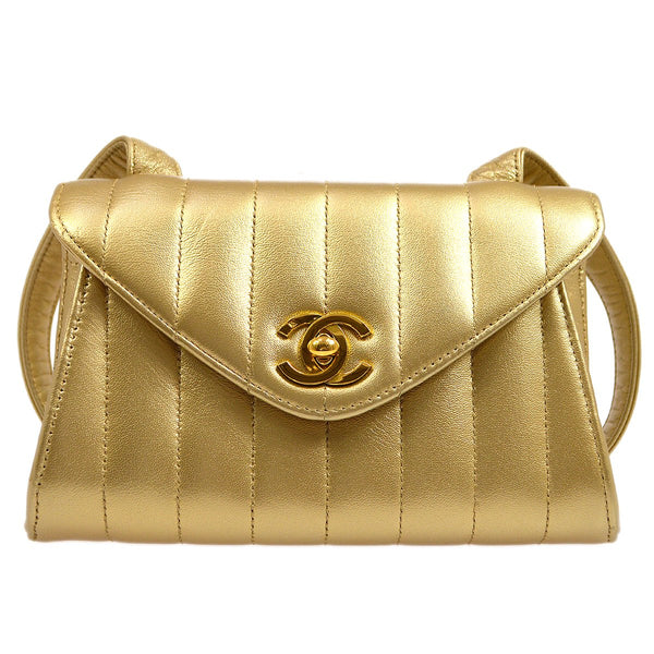 CHANEL 1994-1996 Gold Lambskin Vertical Shoulder Bag – Accessorio premium elegante