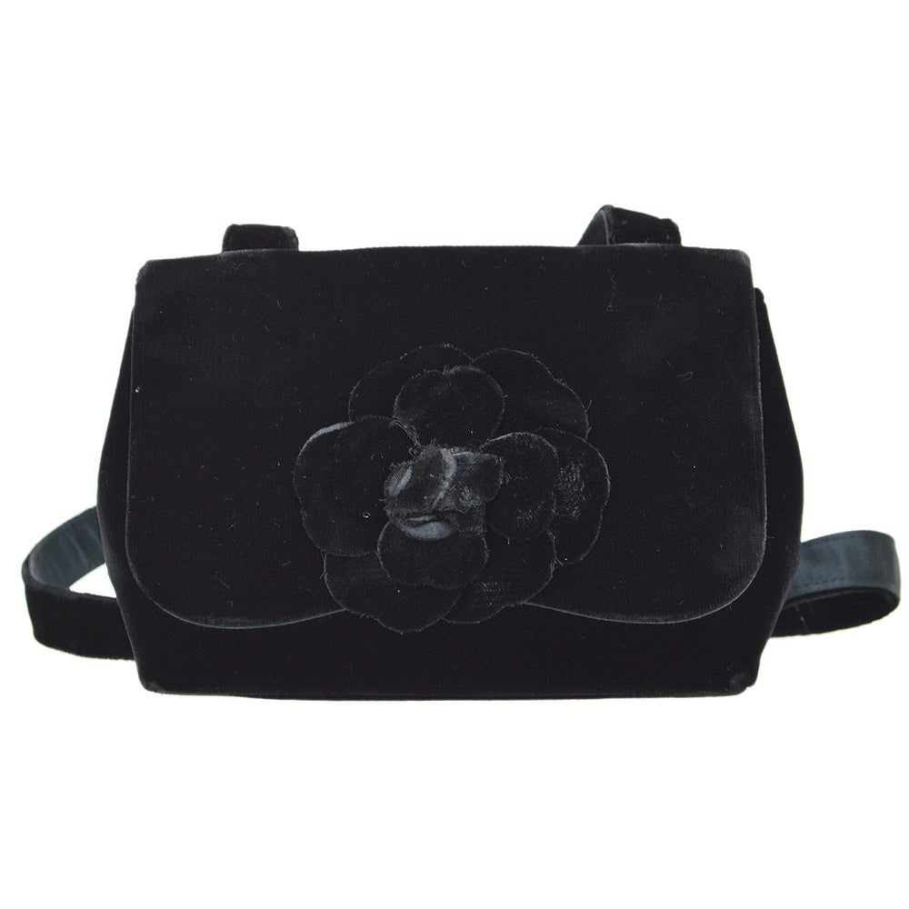 CHANEL 1991-1994 Camellia Crossbody Bag Black Velvet – Accessorio premium elegante