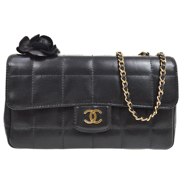 CHANEL 2003-2004 Camellia Choco Bar Shoulder Bag Mini Black Lambskin – Accessorio premium elegante