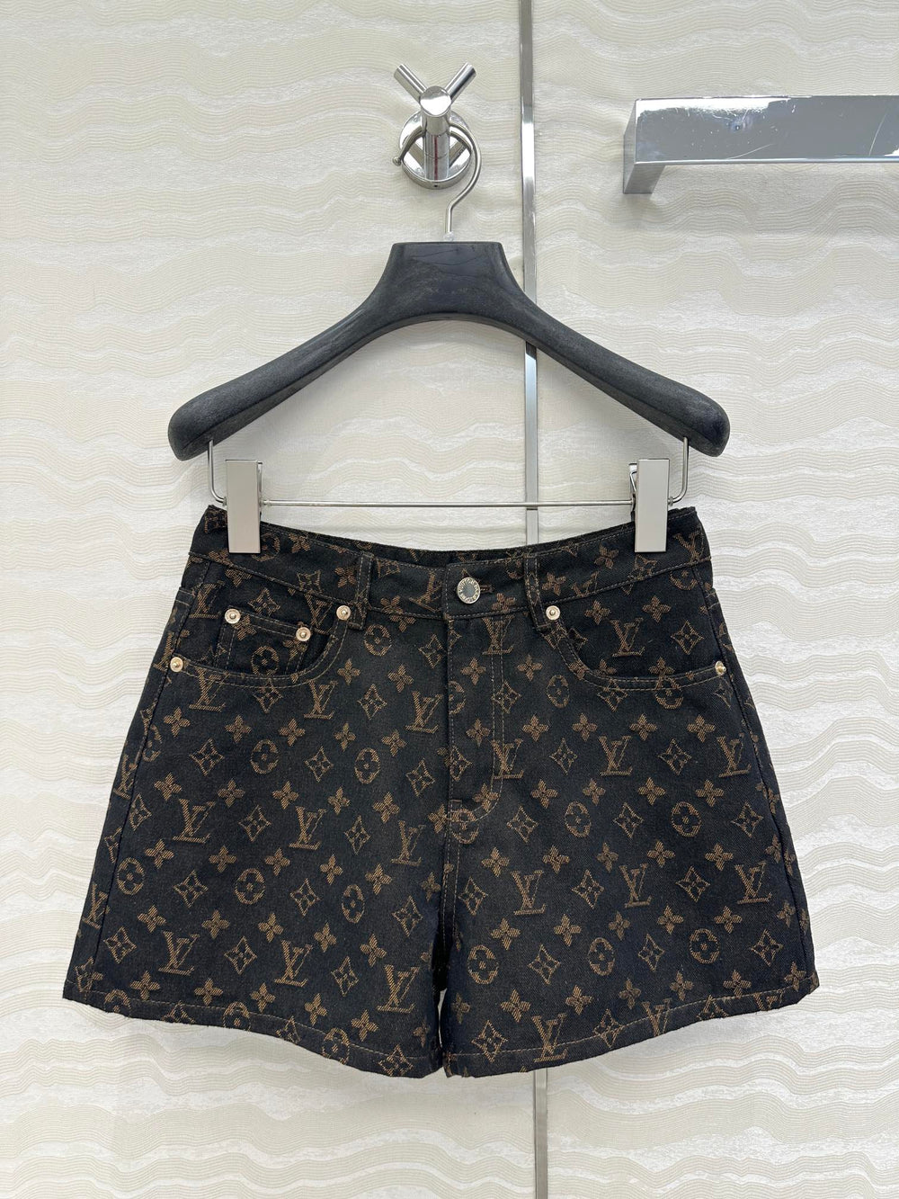 LV 25 Classic Logo Denim Shorts Black Cotton – Accessorio premium elegante