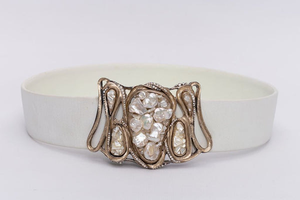 Ceinture en cuir blanc Chanel – Accessorio premium elegante