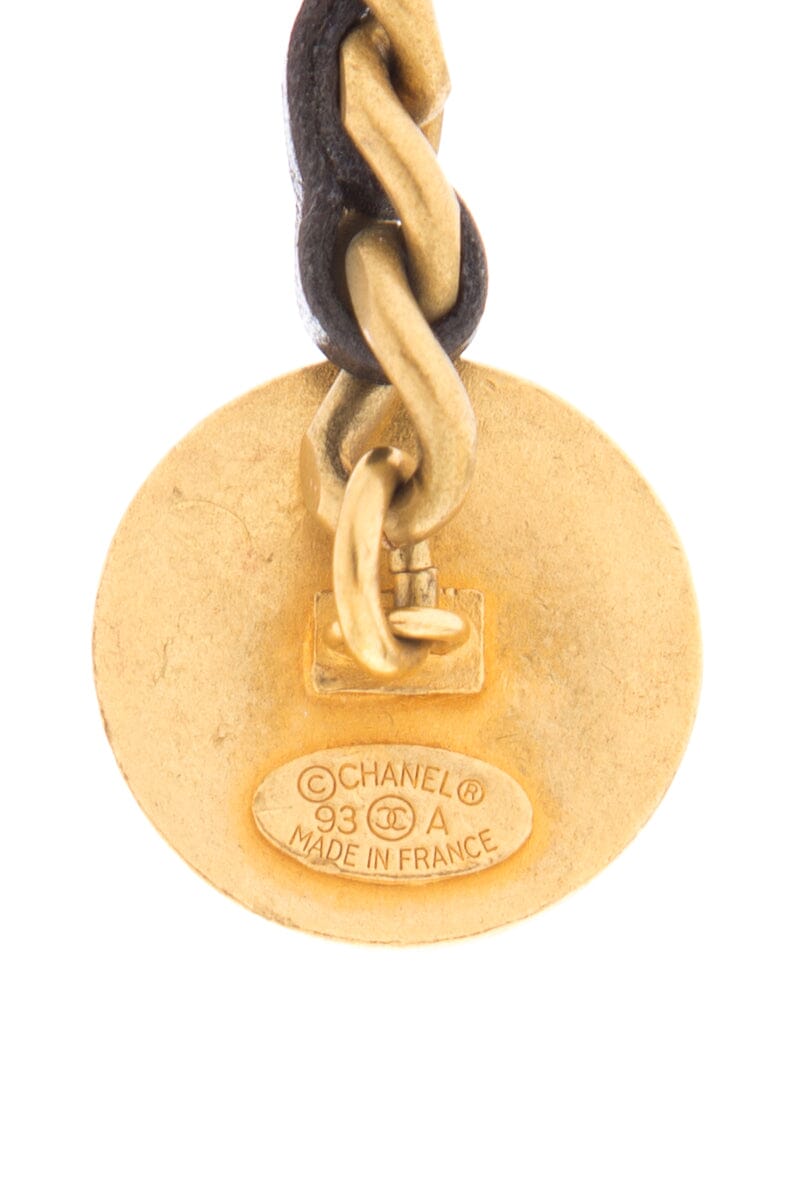 Chanel 1993 Black & Gold Cufflinks – Accessorio premium elegante
