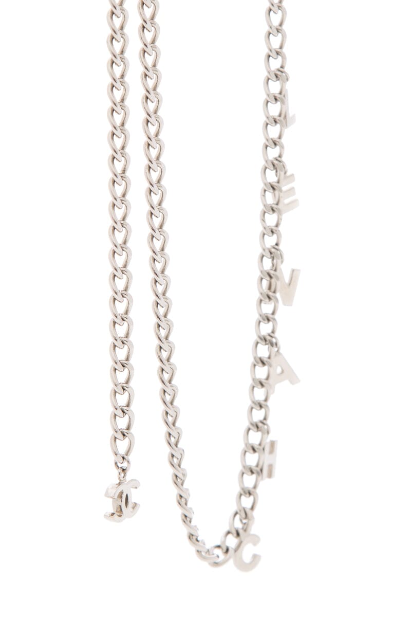 Chanel 2006 Silver Chain Letter Charm Belt – Accessorio premium elegante