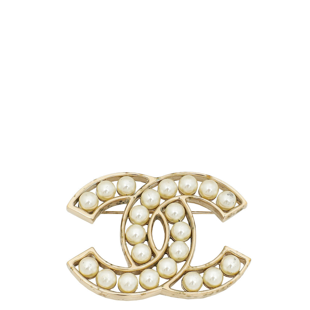 Chanel Gold CC Pearl Brooch – Accessorio premium elegante