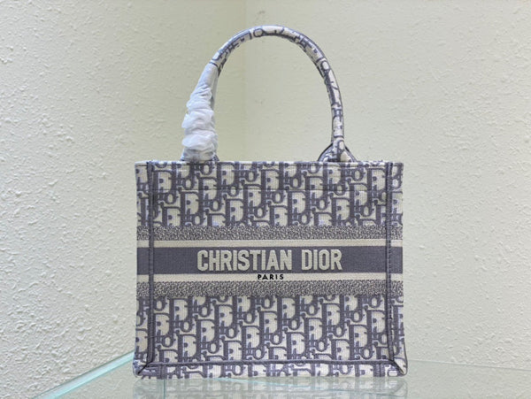 DIOR BOOK TOTE – Accessorio premium elegante