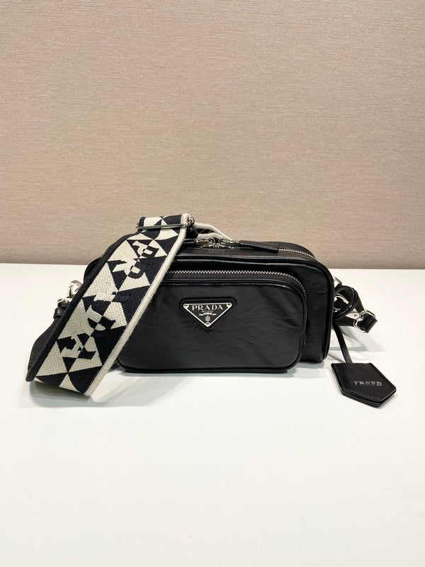 Prada Crossbody – Accessorio premium elegante