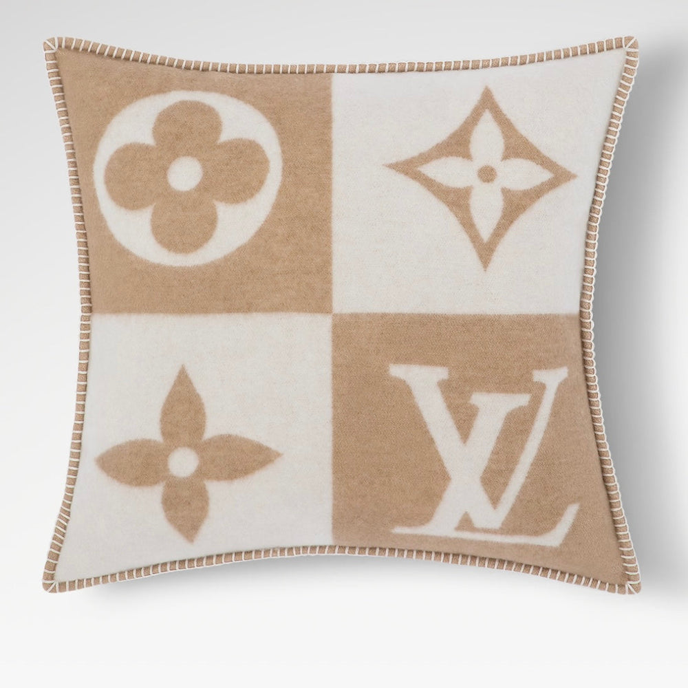 PILLOW CHECKMATE Beige – Accessorio premium elegante