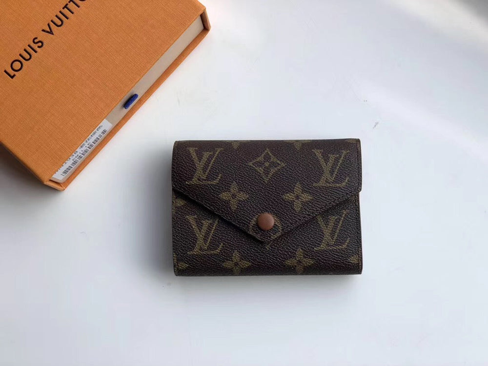 LV PORTAFOGLIO VICTORINE BROWN – Accessorio premium elegante