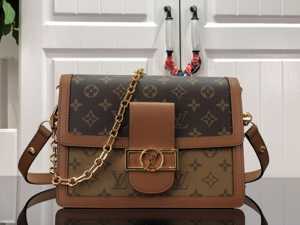 LV DELFINA MM – Accessorio premium elegante