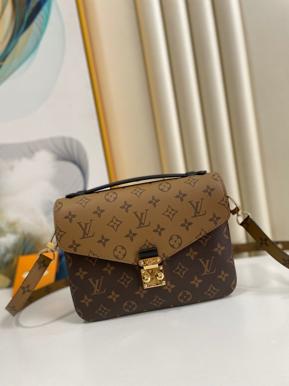 LV POCHETTE MÉTIS – Accessorio premium elegante