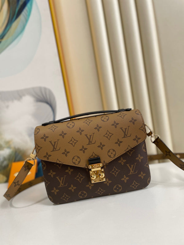 LV POCHETTE MÉTIS – Accessorio premium elegante